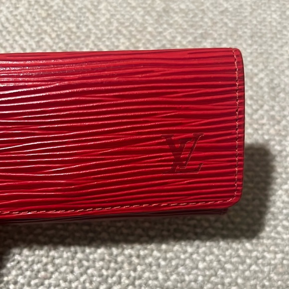 Authentic Louis Vuitton EPI Red key holder CA0968 - Picture 15 of 15
